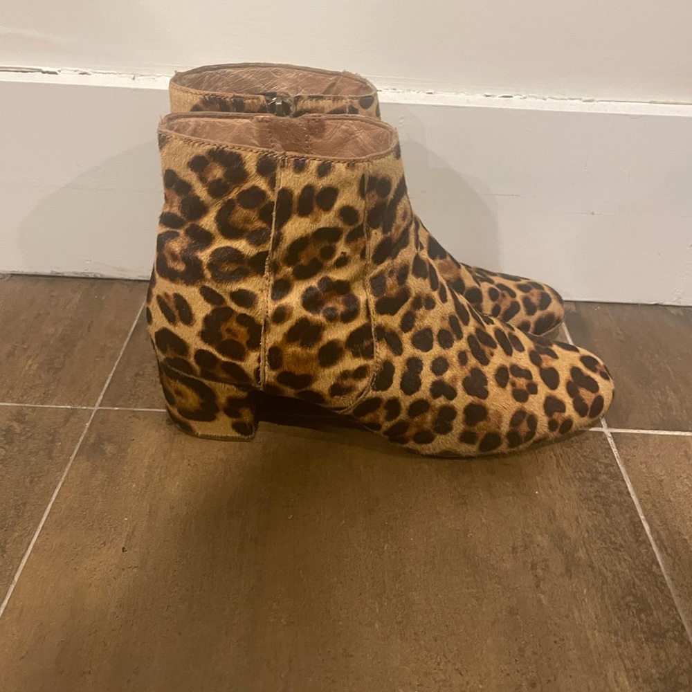 Madewell Jada Boot in Leopard Calf Hair - Picture 2 of 6